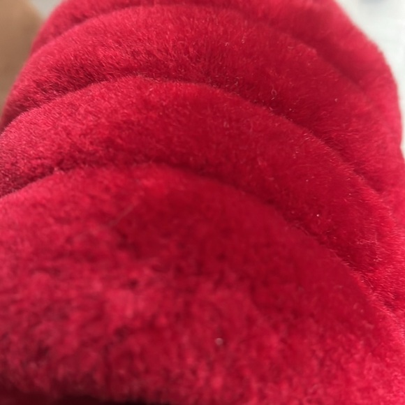UGG slippers like new - Picture 4 of 4